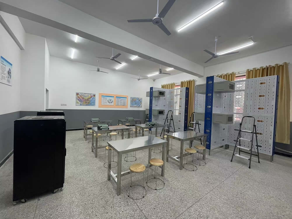 电子信息工程实训室