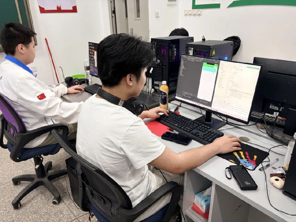 喜报 | 南昌当代职业高级中学在2026年南昌市中等职业学校技能大赛新一代信息技术赛道中载誉而归