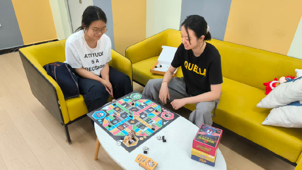棋遇心灵 相伴成长  南昌当代职业高级中学五月心理团辅暨朋辈小组活动