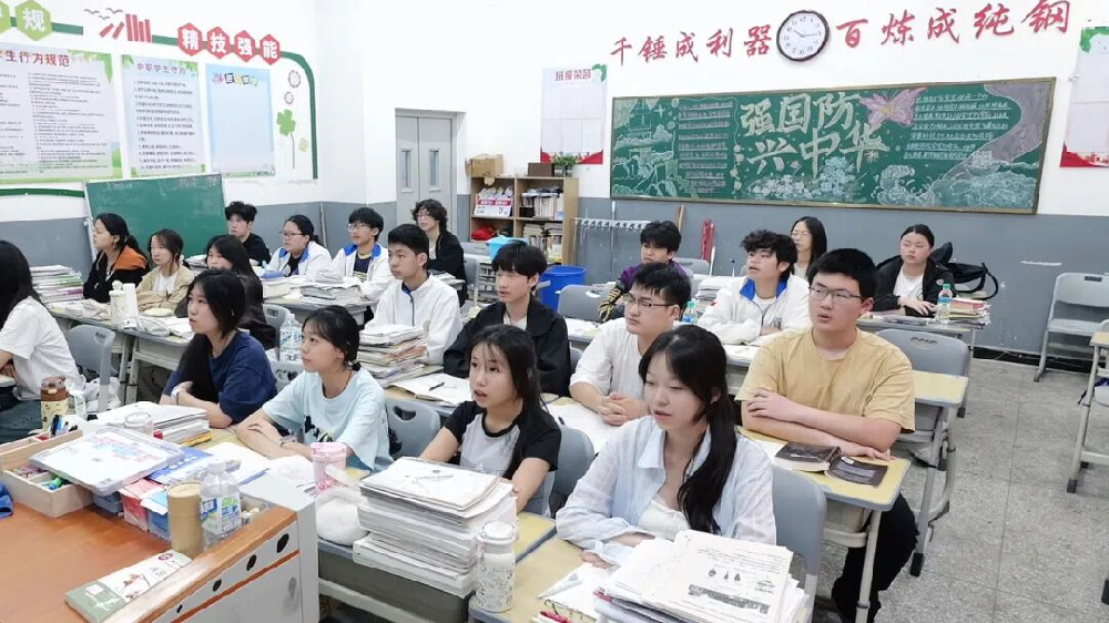 全力护航！南昌当代职业高级中学  陪高三学子赴一场青春之约